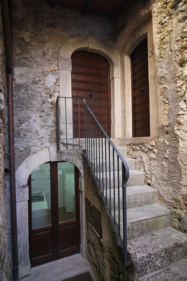 Apartamento Casa Ladyhawke Santo Stefano Di Sessanio Exterior foto